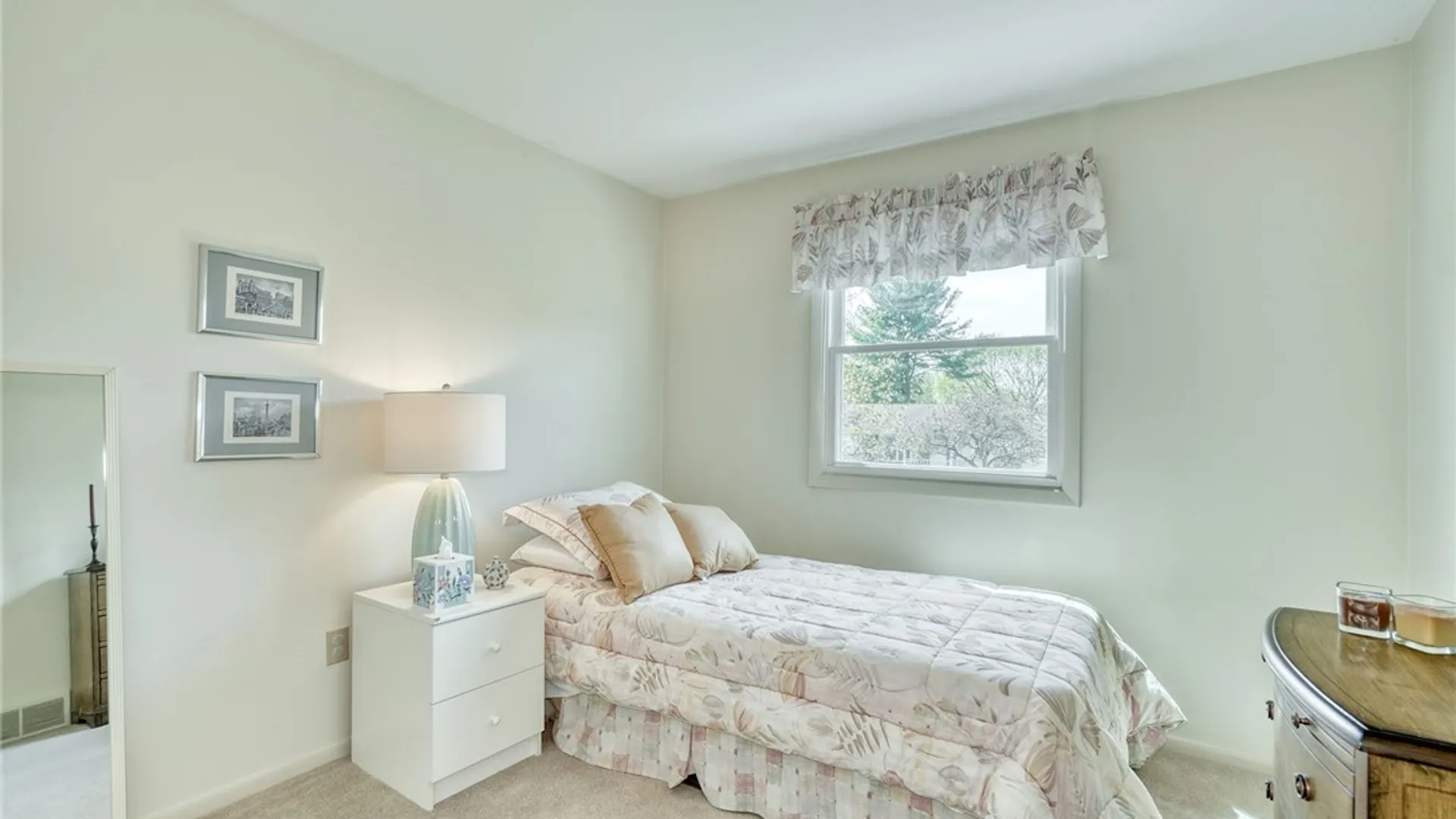 Property at 140 Rodney Lane, Penfield, NY 14625 34