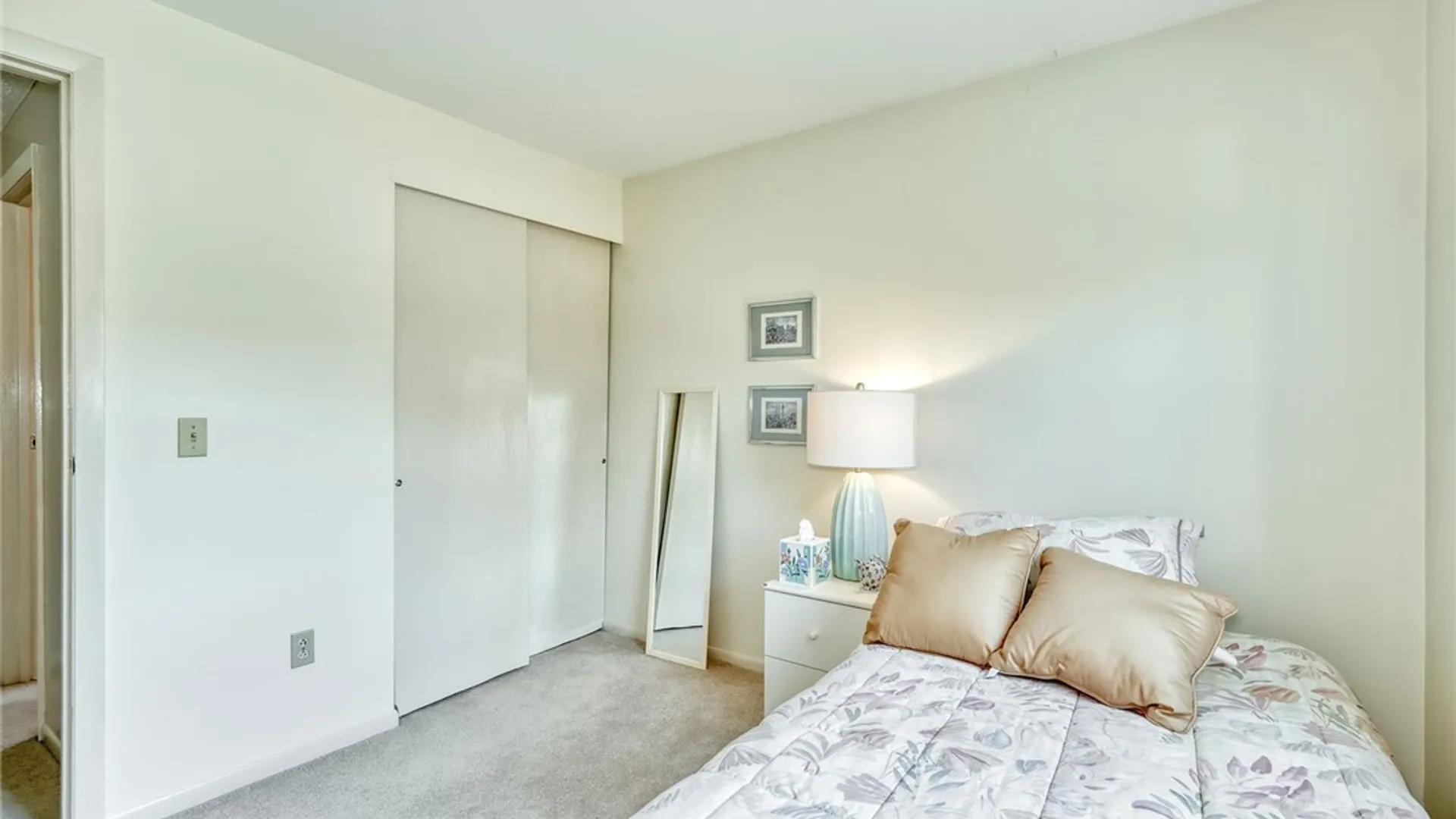 Property at 140 Rodney Lane, Penfield, NY 14625 36