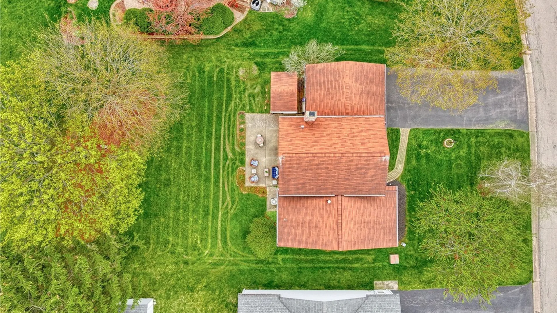 Property at 140 Rodney Lane, Penfield, NY 14625 45