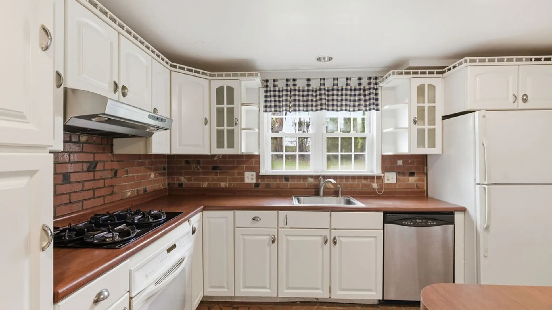 Property at 216 Cooper Lane, DeWitt, NY 13214 11