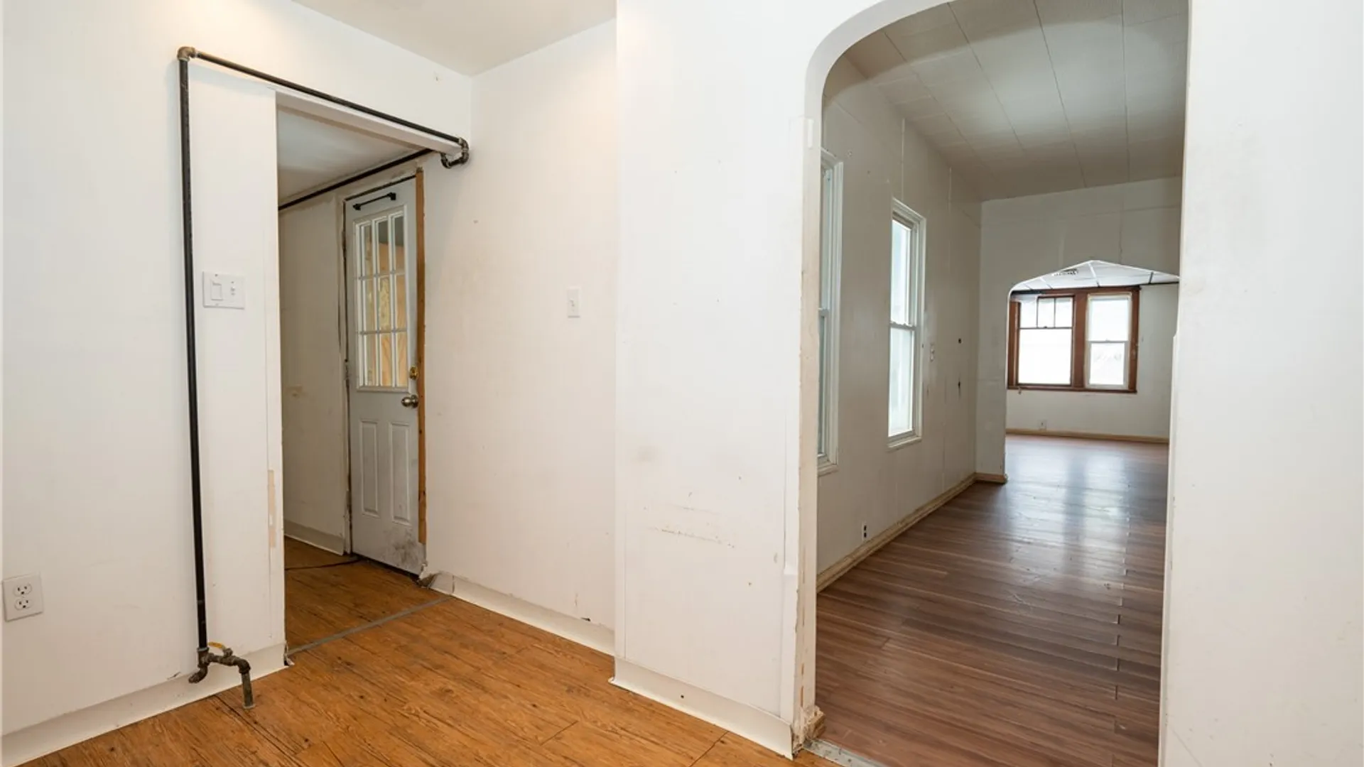 Property at 884 Eagle Street, Buffalo, NY 14210 10