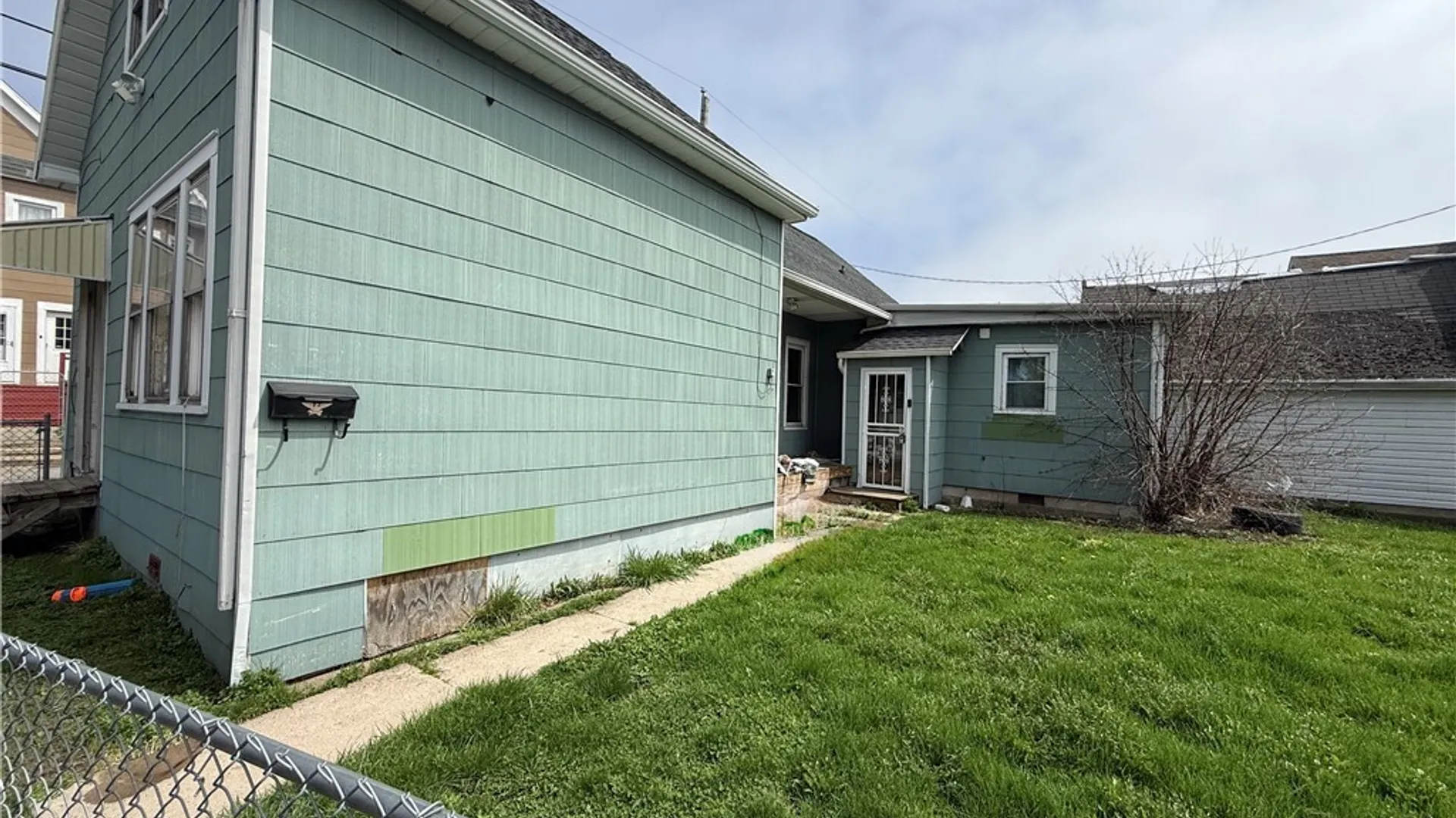 Property at 884 Eagle Street, Buffalo, NY 14210 3