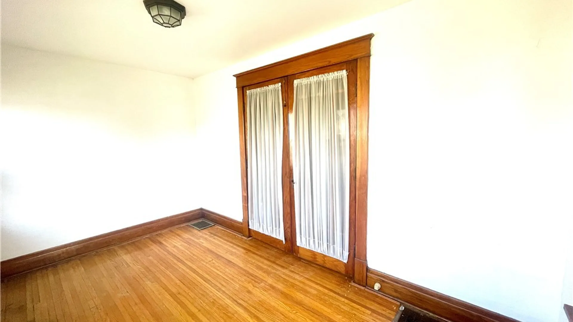 Property at 75 Harding Road, Buffalo, NY 14220 7