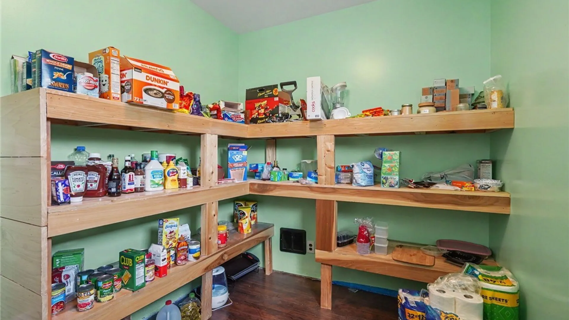 Property at 137 Jackson Avenue, Cheektowaga, NY 14212 15