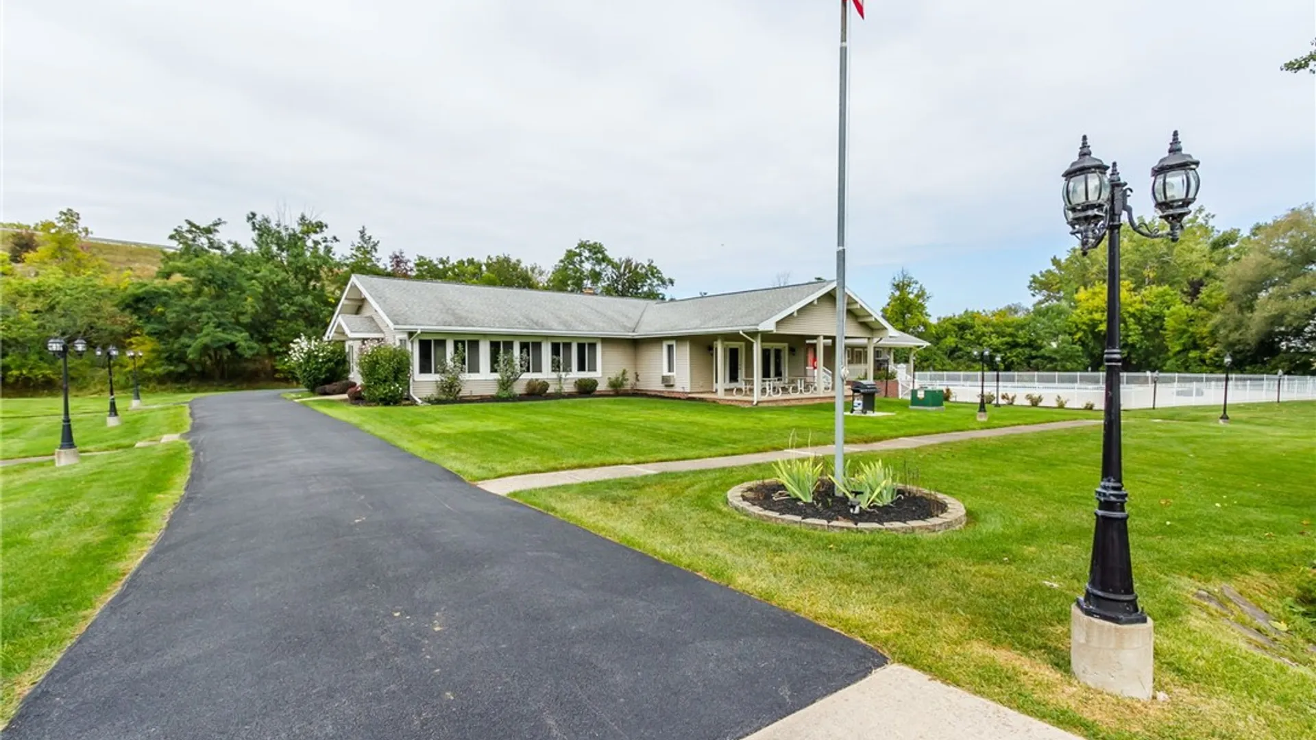 Property at 644 Eastbrooke Lane, Brighton, NY 14618 22