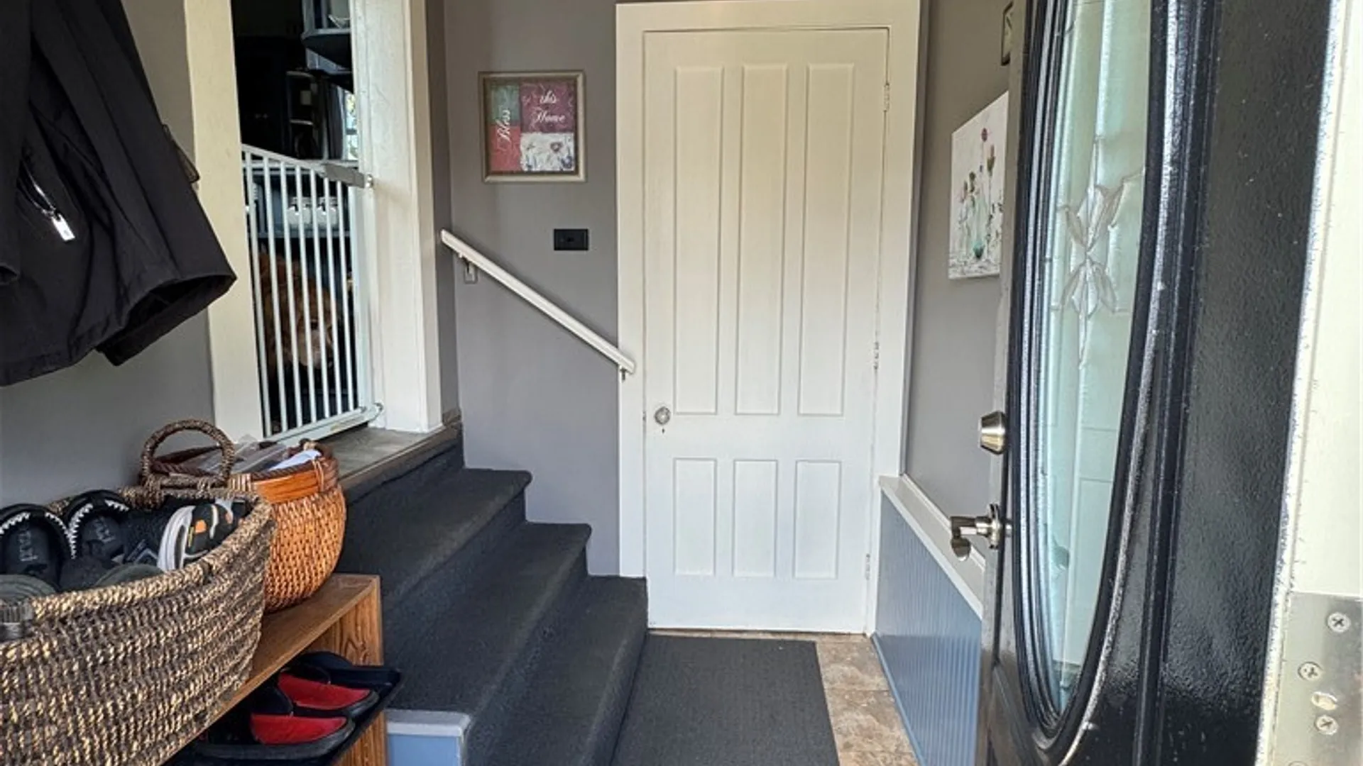 Property at 2570 Saint Paul Blvd, Irondequoit, NY 14617 11