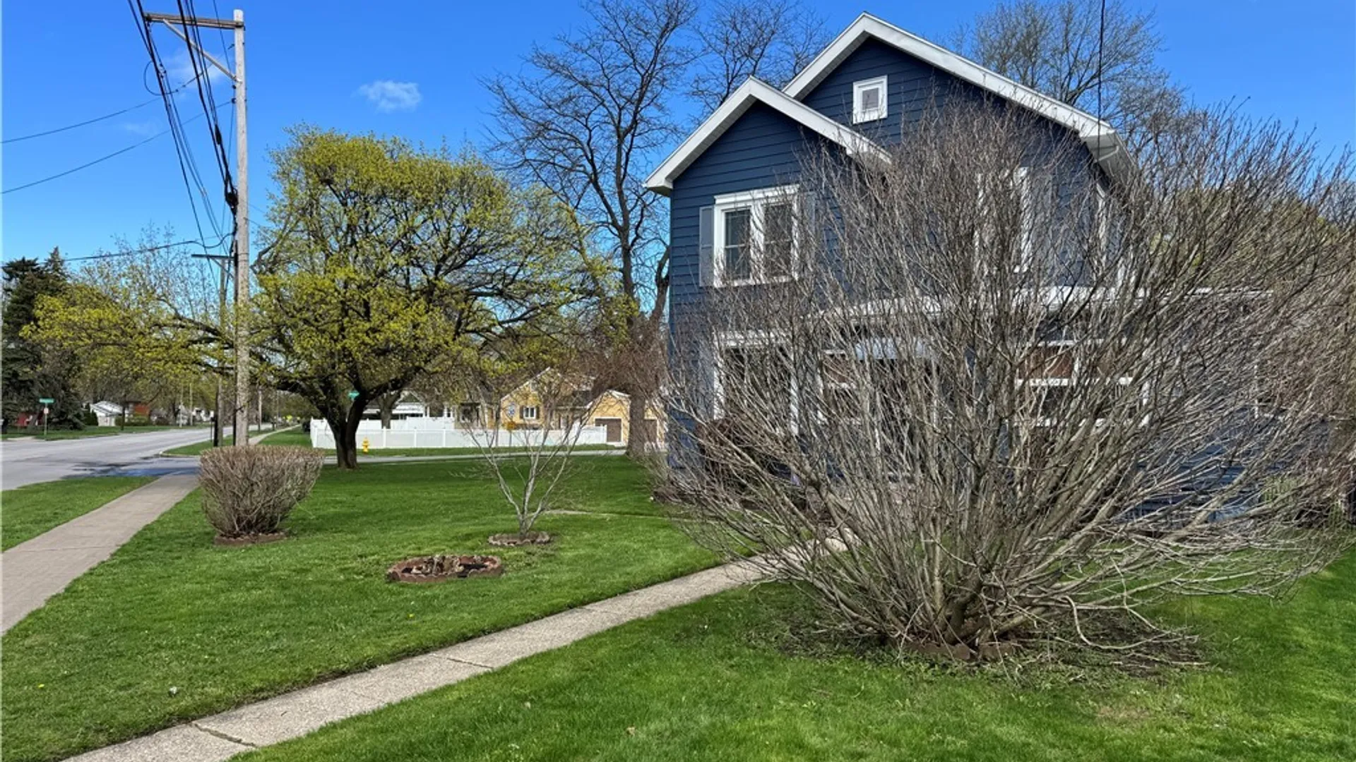 Property at 2570 Saint Paul Blvd, Irondequoit, NY 14617 3