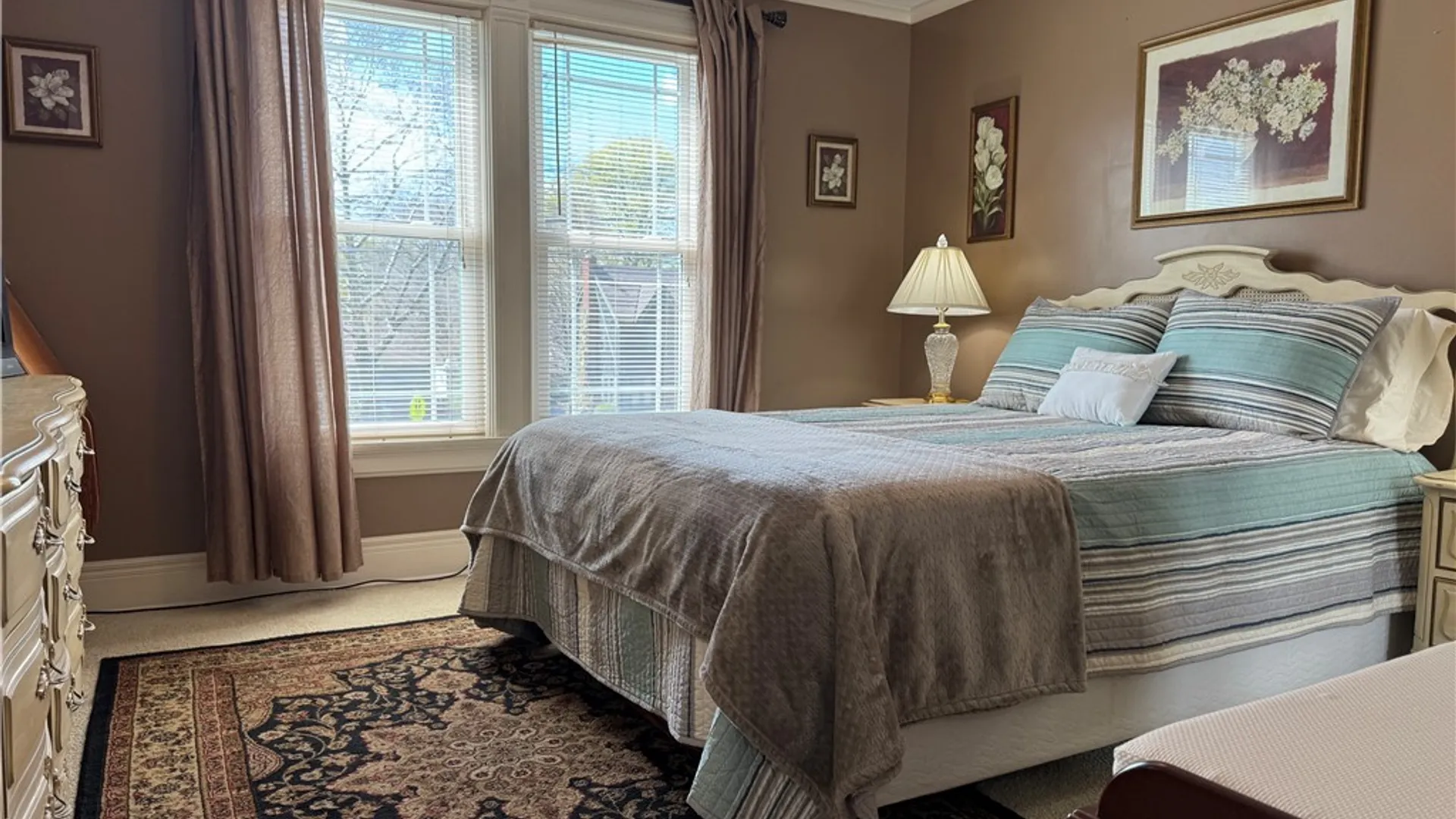 Property at 2570 Saint Paul Blvd, Irondequoit, NY 14617 35