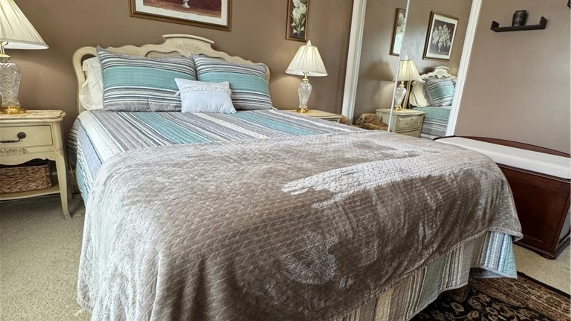 Property at 2570 Saint Paul Blvd, Irondequoit, NY 14617 36