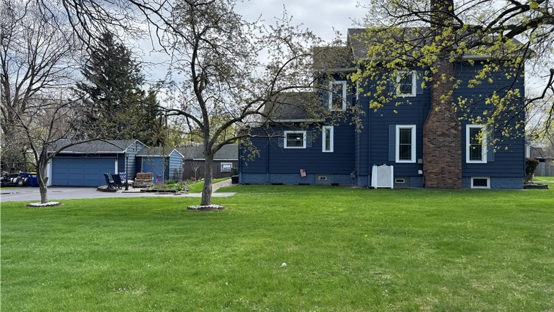 Property at 2570 Saint Paul Blvd, Irondequoit, NY 14617 5