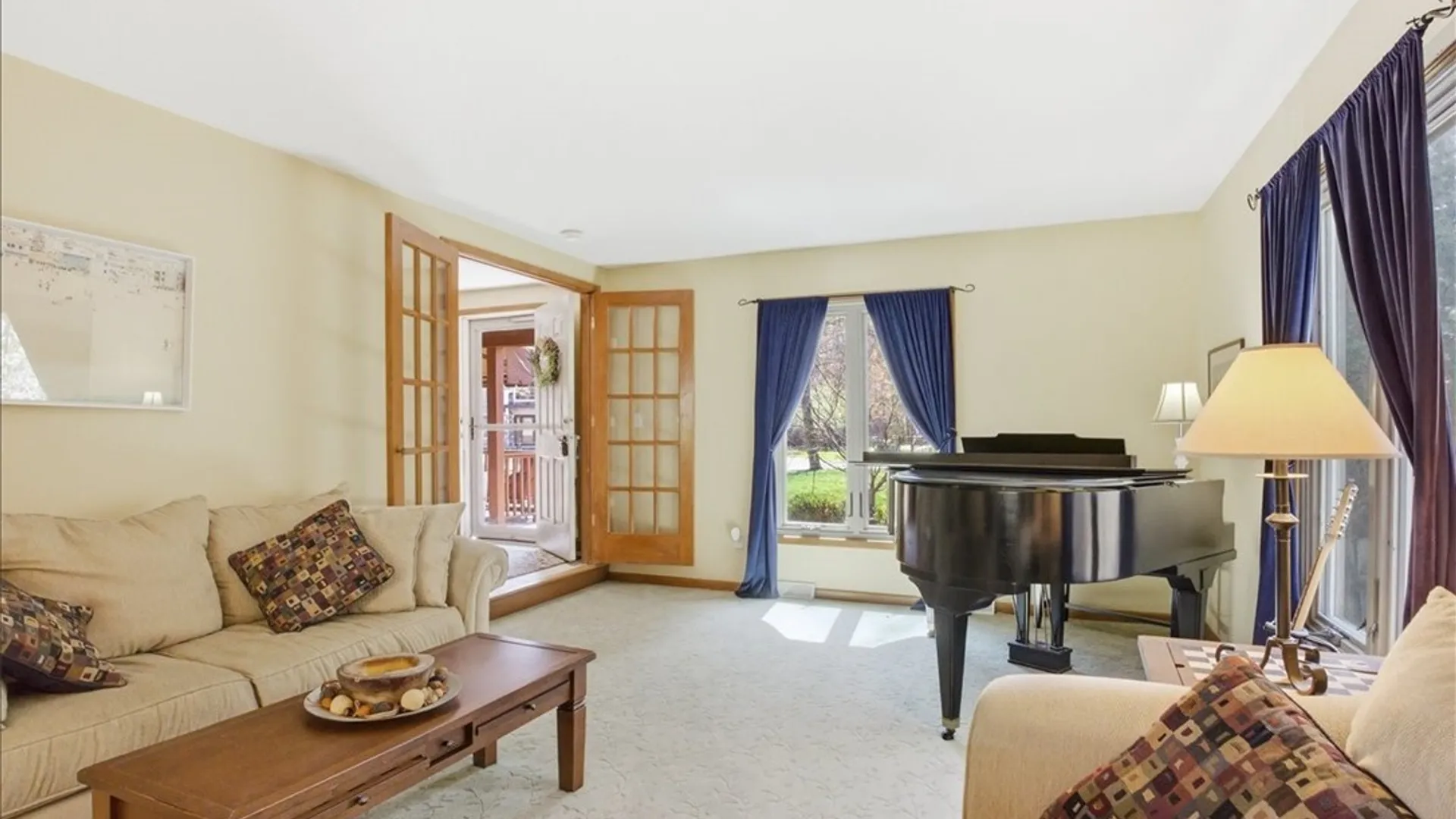 Property at 73 Greencastle Lane, Amherst, NY 14221 11