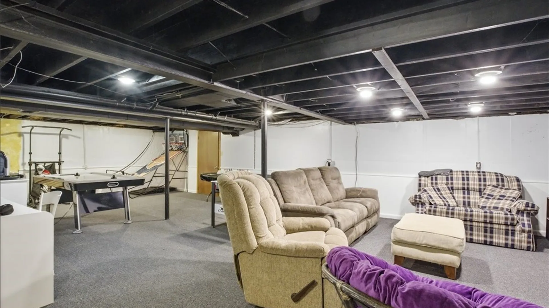 Property at 73 Greencastle Lane, Amherst, NY 14221 32