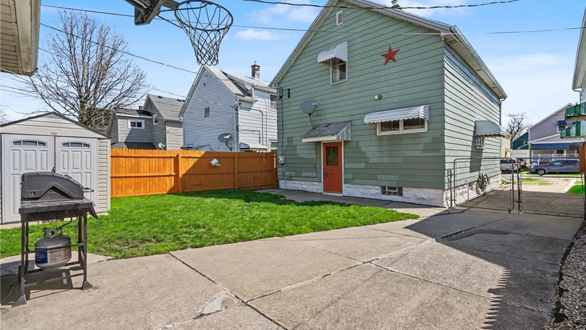 Property at 138 Jackson Avenue, Cheektowaga, NY 14212 6