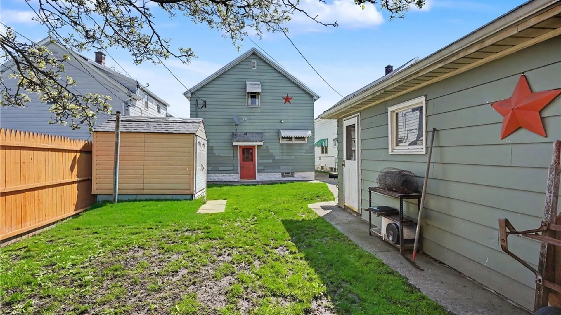 Property at 138 Jackson Avenue, Cheektowaga, NY 14212 8