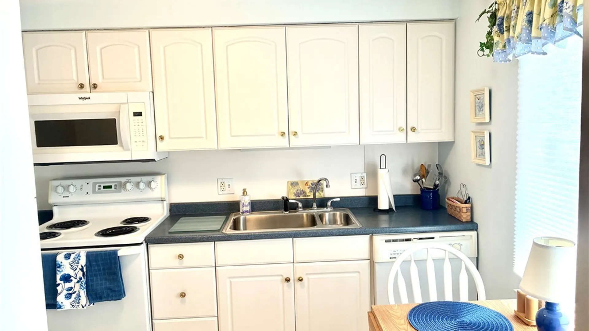 Property at 40 Hamlin Sq, Amherst, NY 14221 10