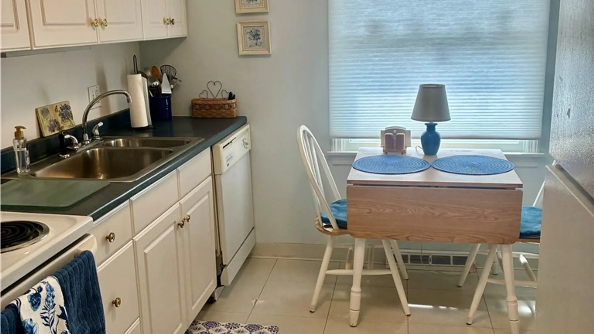 Property at 40 Hamlin Sq, Amherst, NY 14221 11