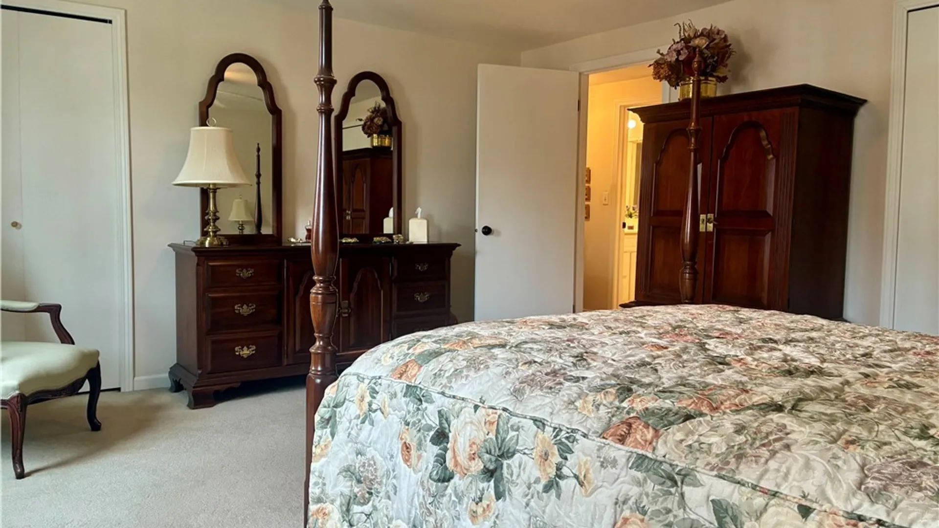 Property at 40 Hamlin Sq, Amherst, NY 14221 16