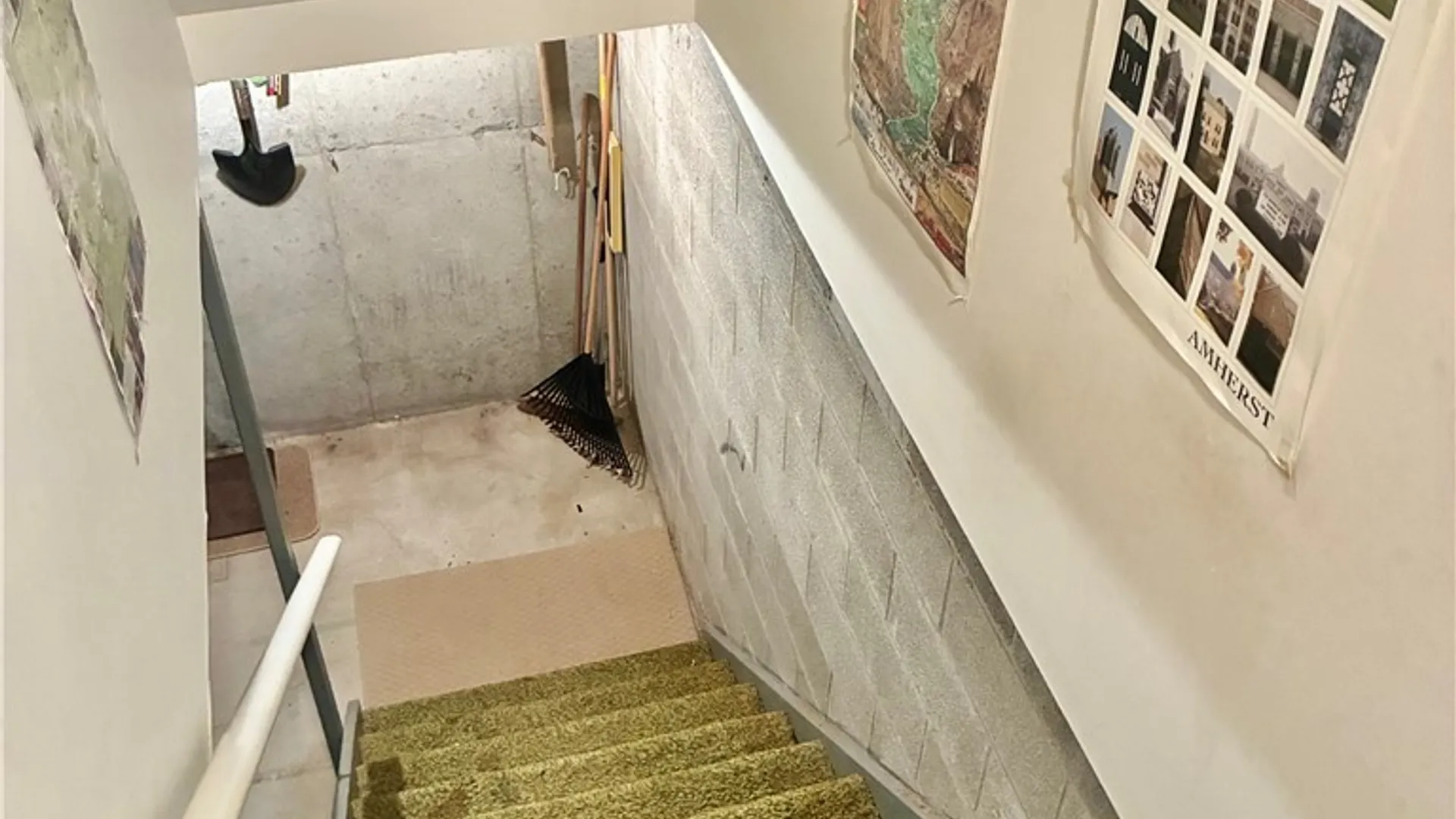 Property at 40 Hamlin Sq, Amherst, NY 14221 20