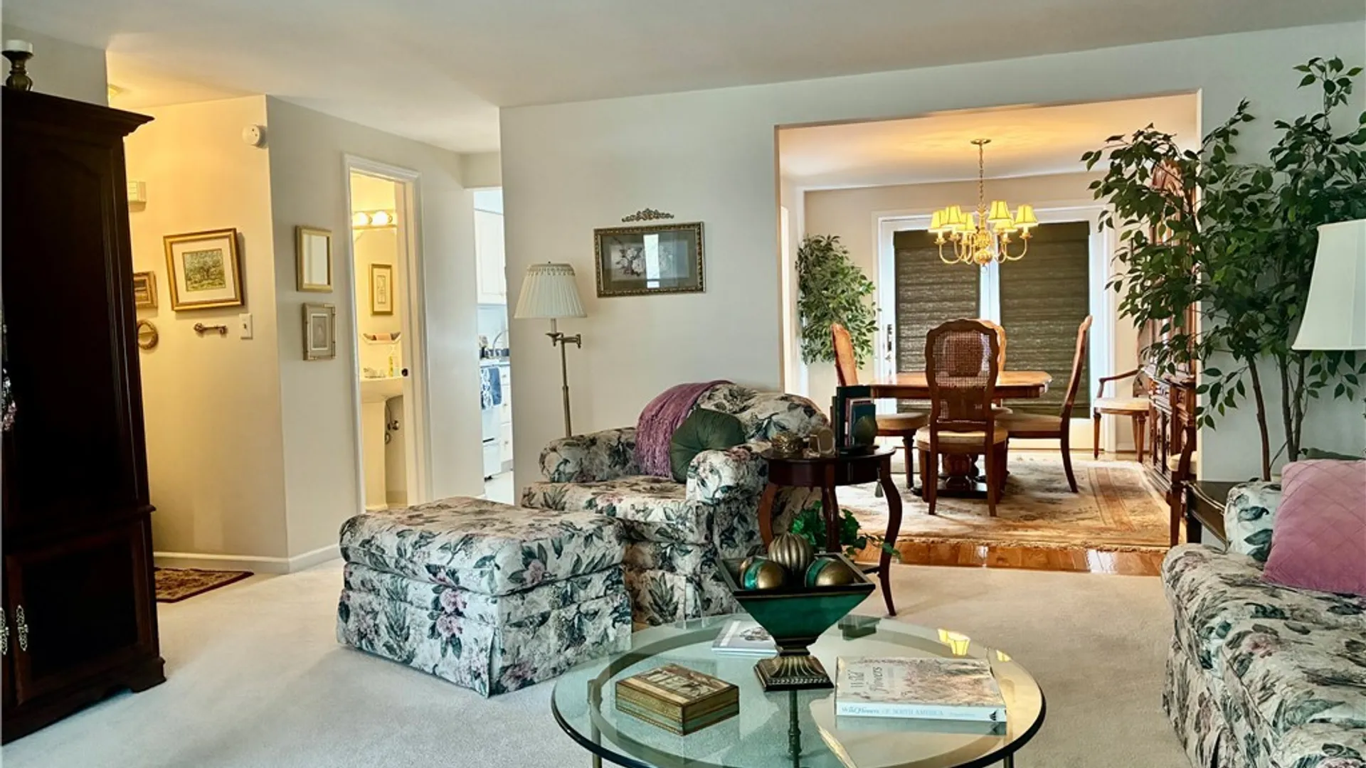 Property at 40 Hamlin Sq, Amherst, NY 14221 6