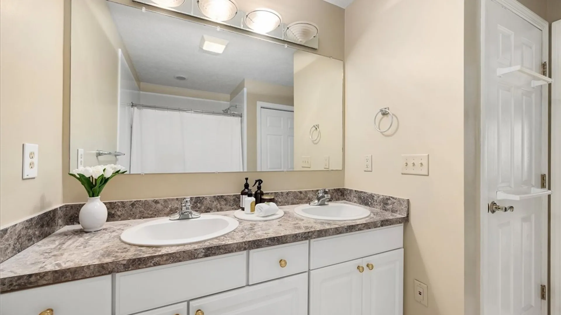 Property at 9211 Grange Hill Road, New Hartford, NY 13413 25