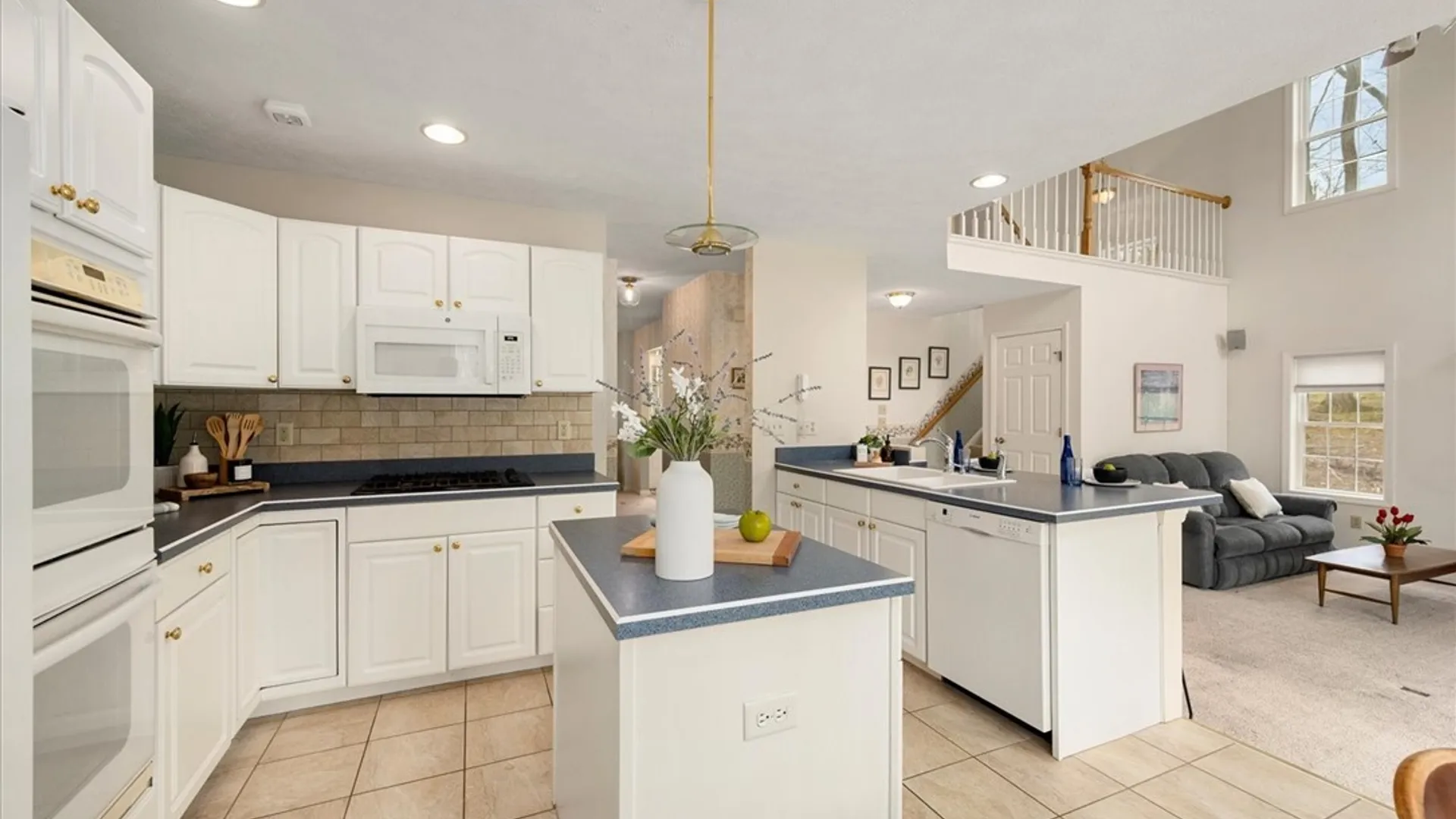 Property at 9211 Grange Hill Road, New Hartford, NY 13413 4