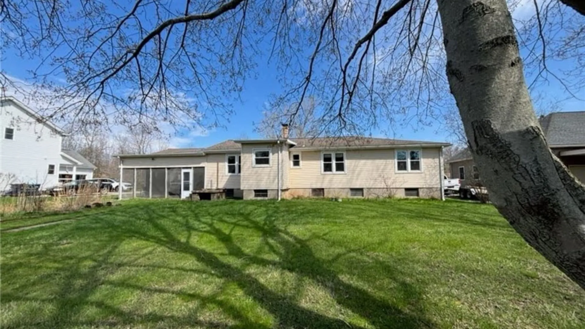 Property at 2960 Love Road, Grand Island, NY 14072 3