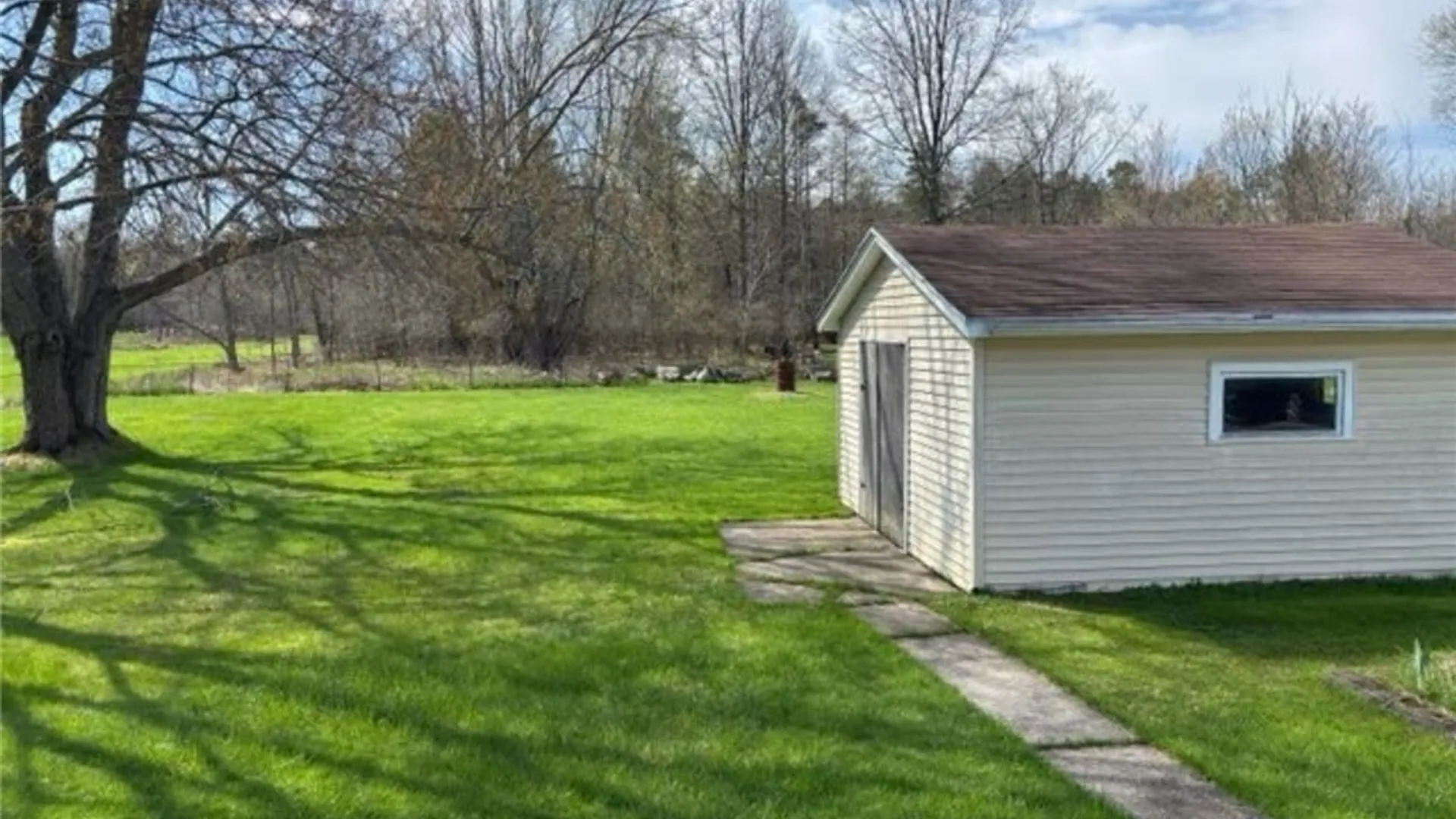 Property at 2960 Love Road, Grand Island, NY 14072 4