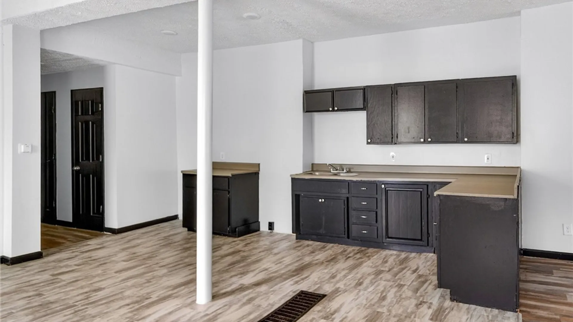 Property at 495 Emerson Street, Rochester, NY 14613 6