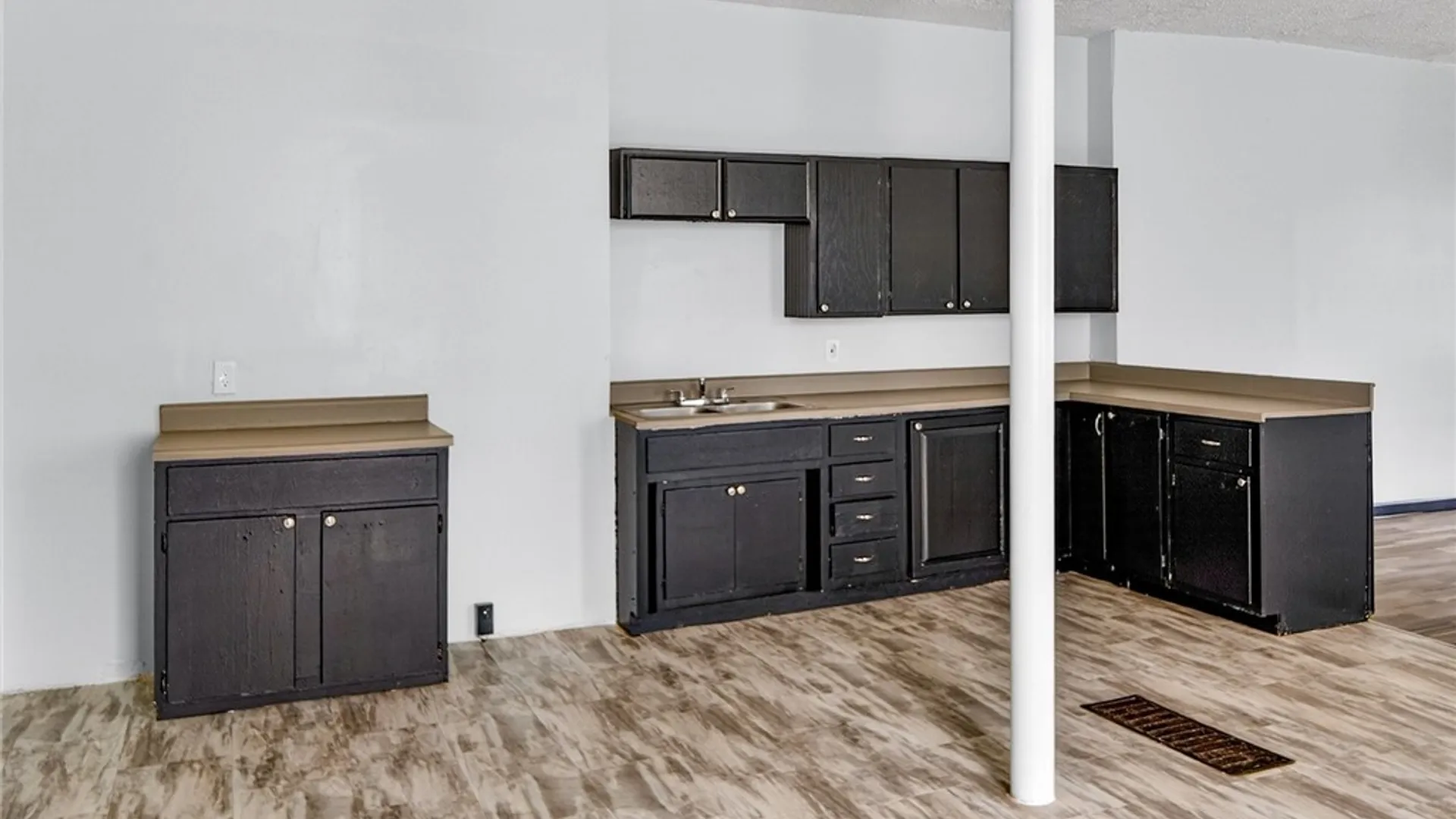 Property at 495 Emerson Street, Rochester, NY 14613 7