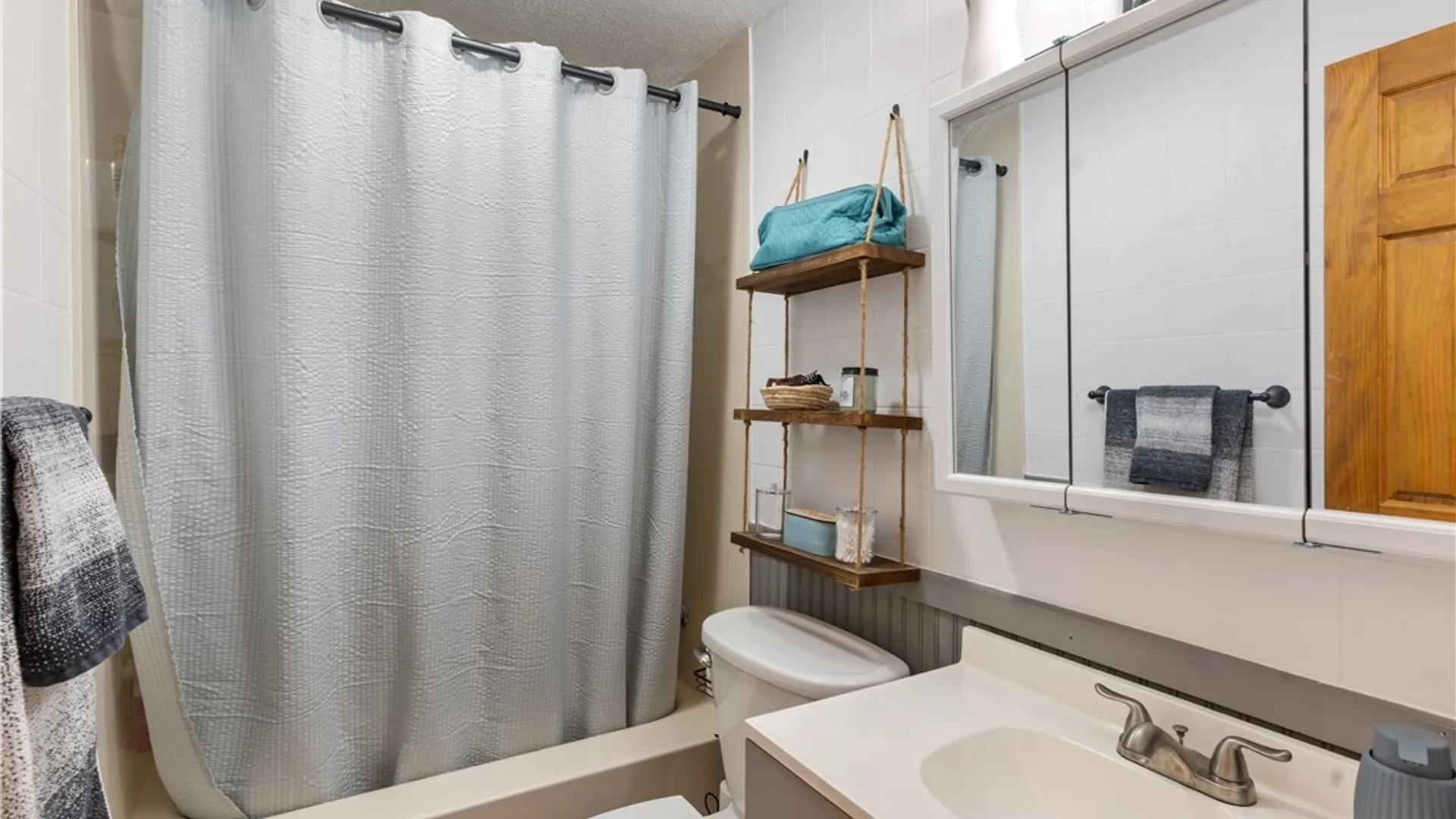 Property at 17 Violet Avenue, Amherst, NY 14226 12