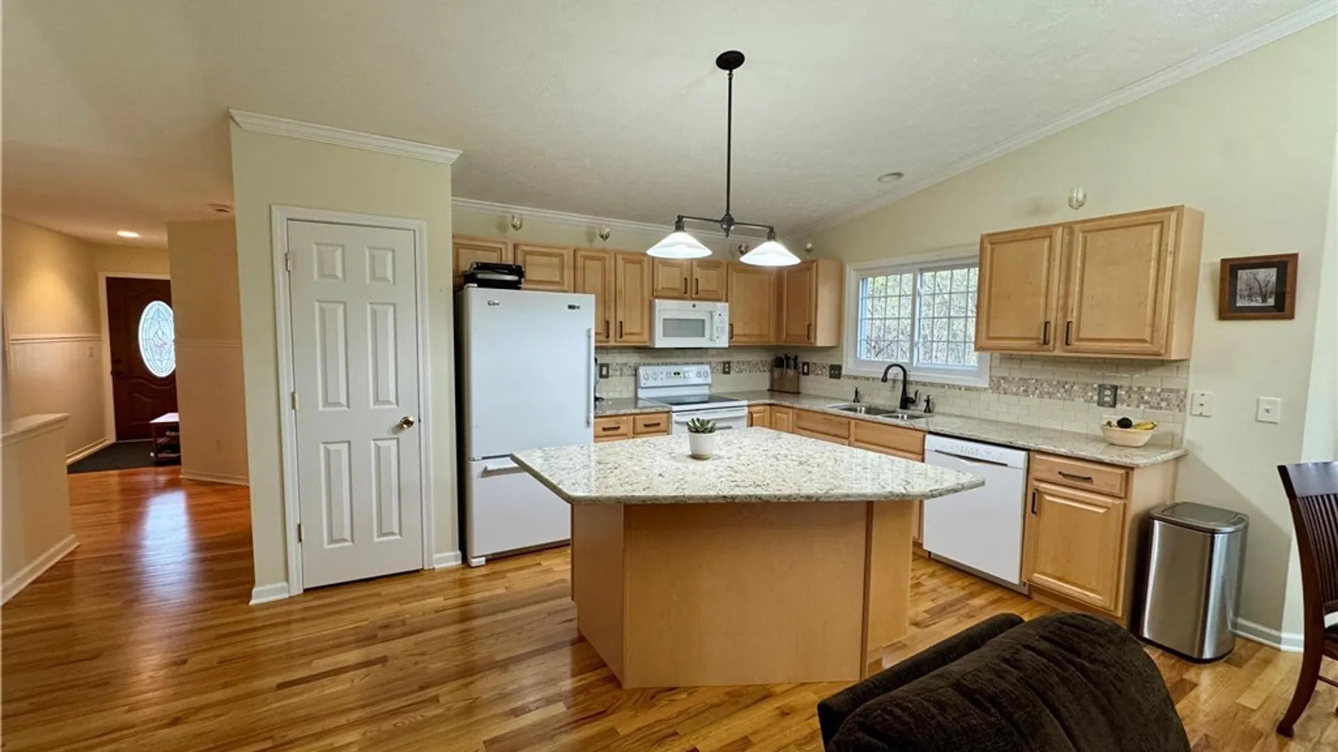 Property at 4210 Mistral Circle, Clay, NY 13090 5