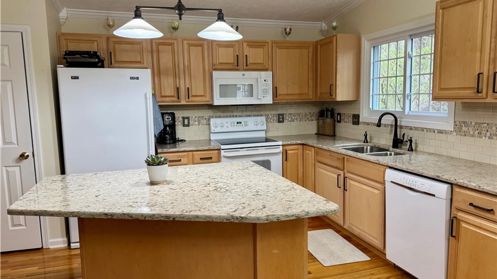 Property at 4210 Mistral Circle, Clay, NY 13090 7