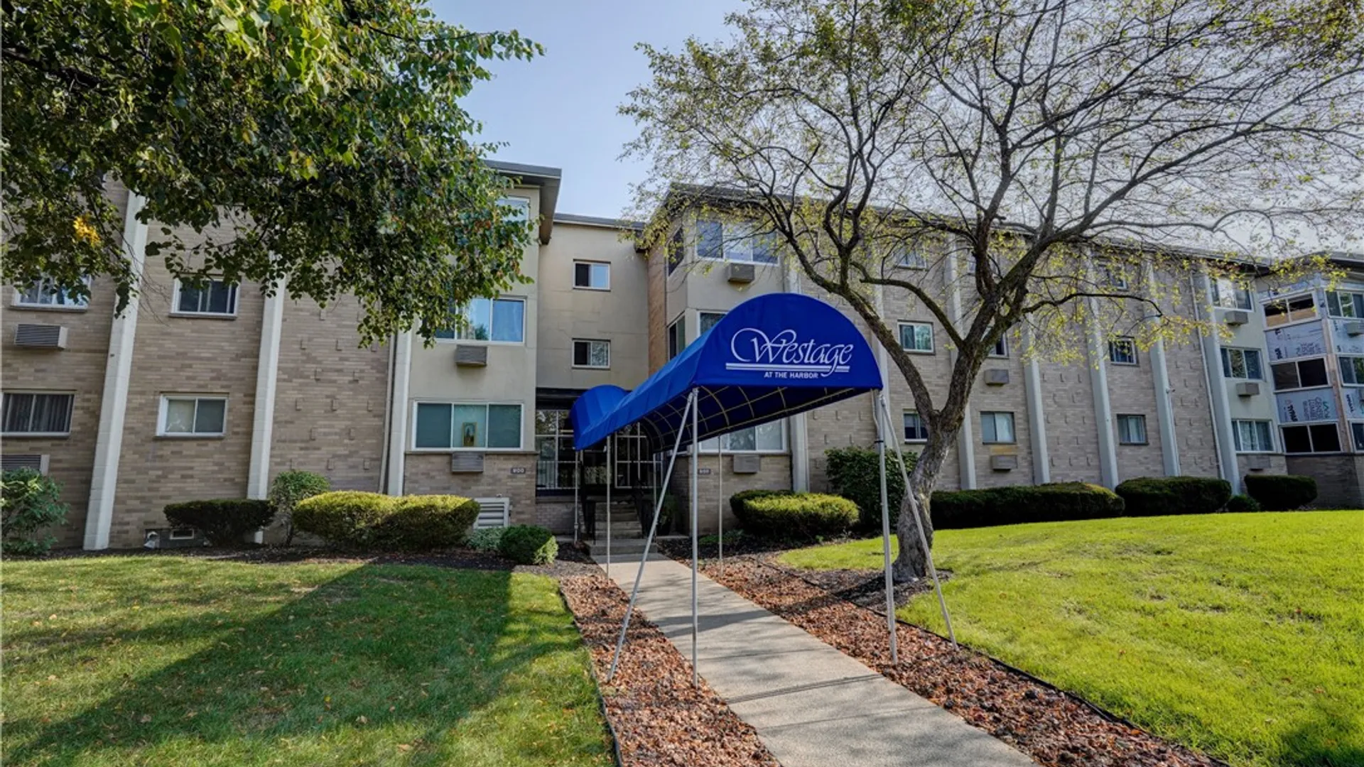 Property at 913 Westage At The Harbor, Irondequoit, NY 14617 2