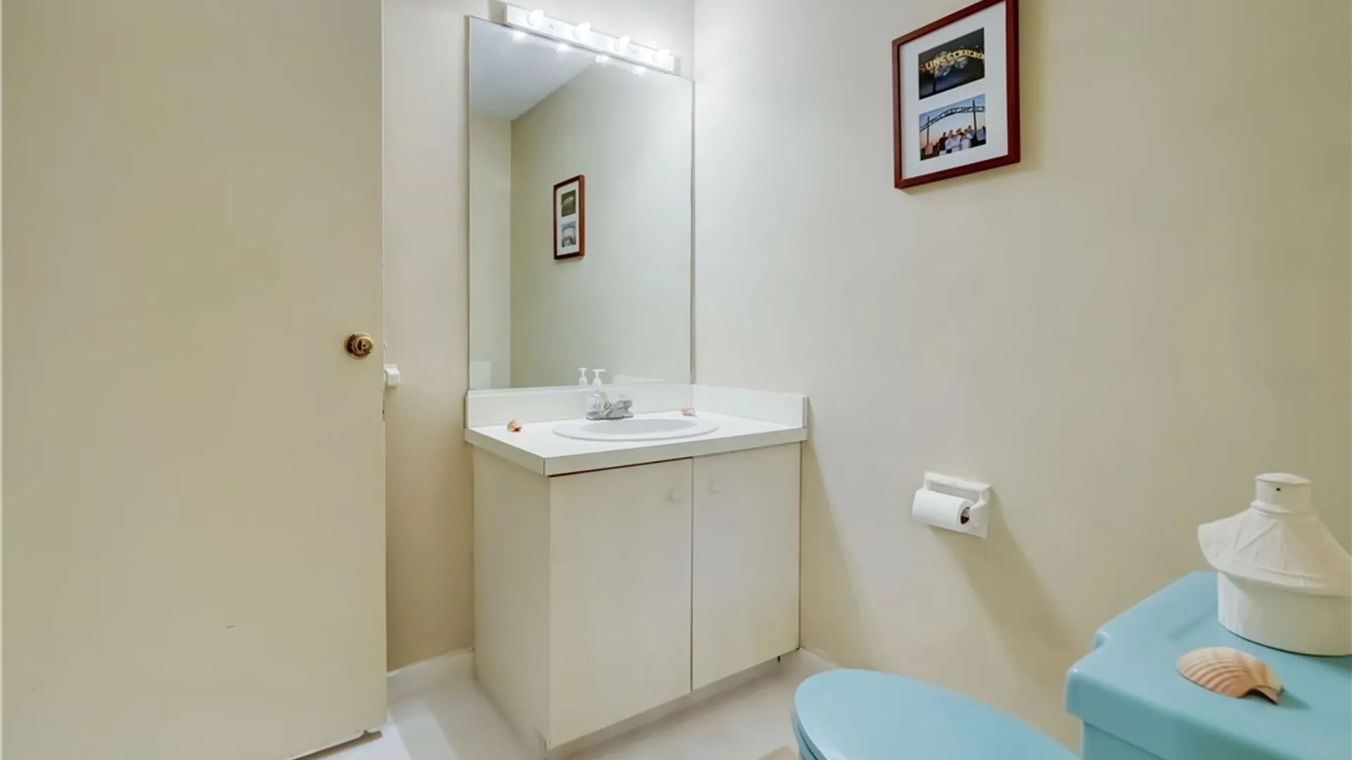 Property at 913 Westage At The Harbor, Irondequoit, NY 14617 22