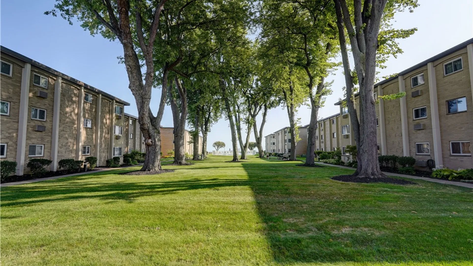 Property at 913 Westage At The Harbor, Irondequoit, NY 14617 30