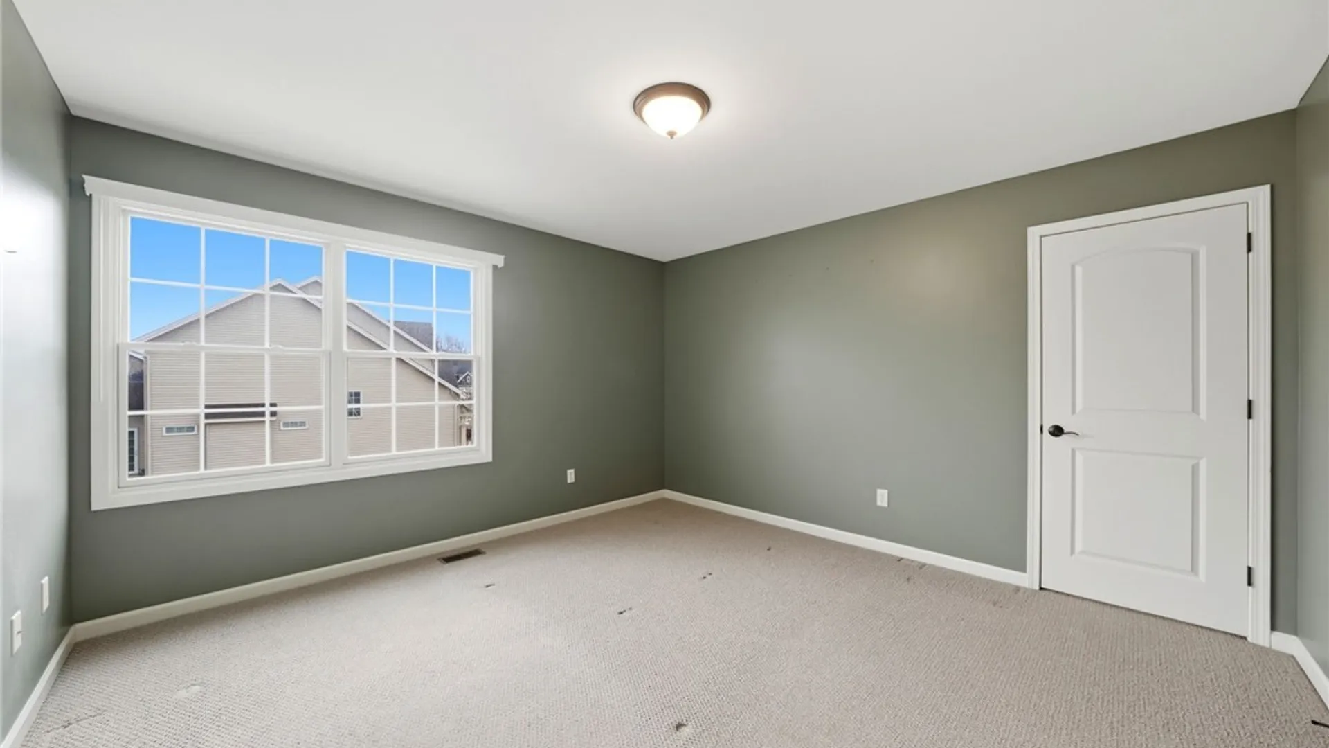 Property at 35 Worthington Lane, Lancaster, NY 14086 32