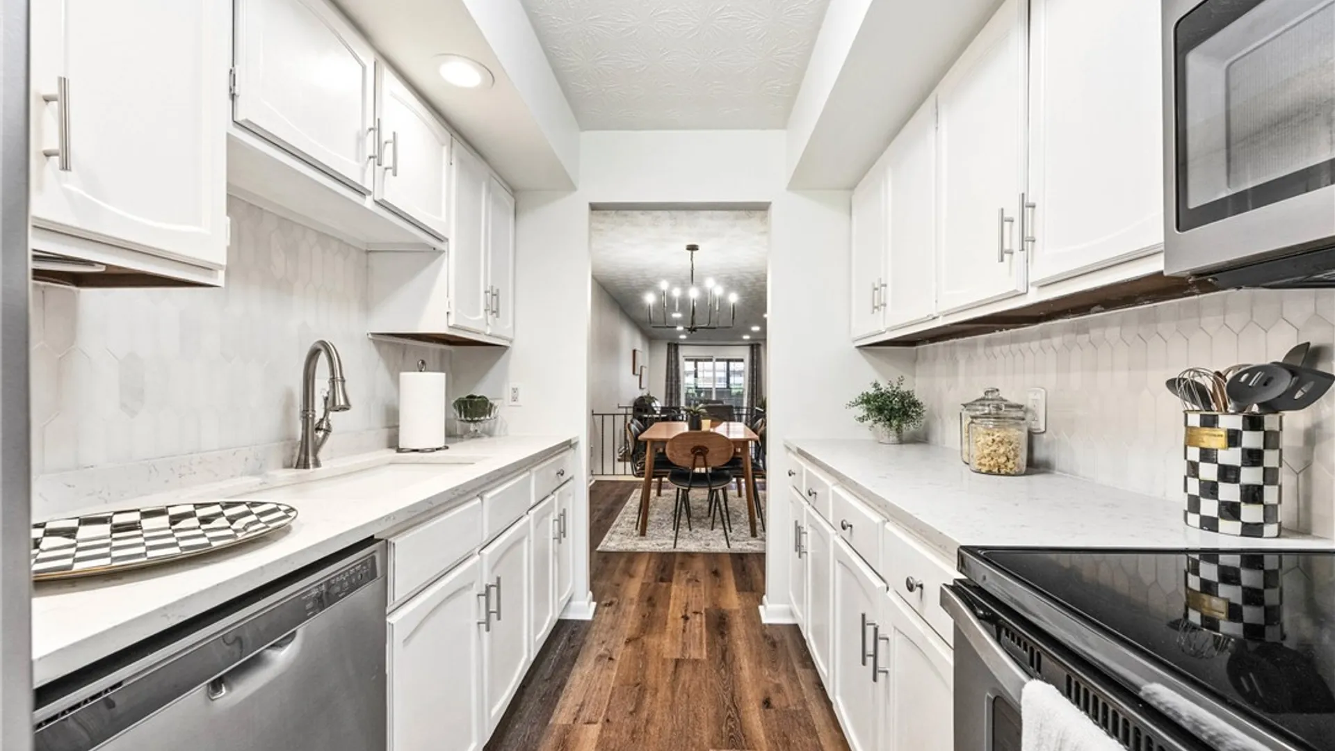 Property at 27 Huxley Way, Perinton, NY 14450 10