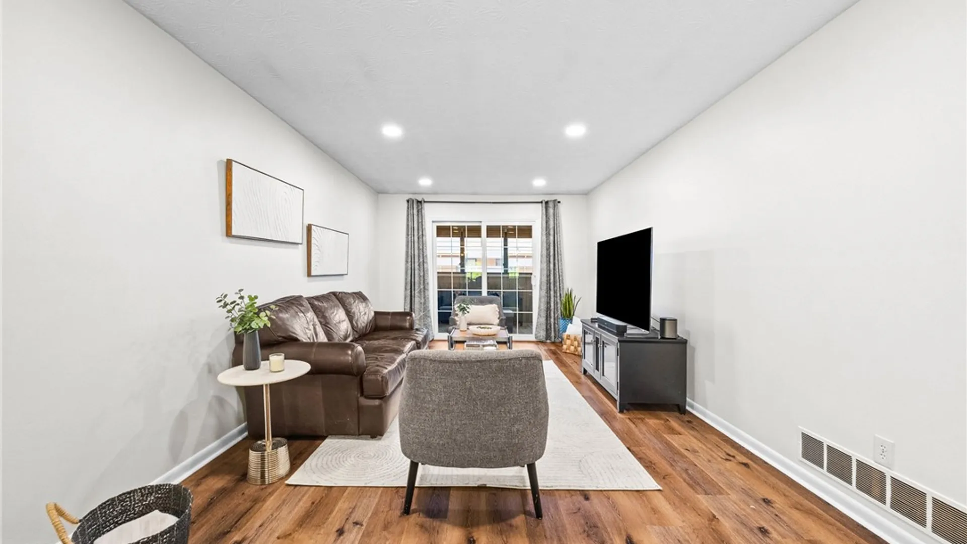 Property at 27 Huxley Way, Perinton, NY 14450 17