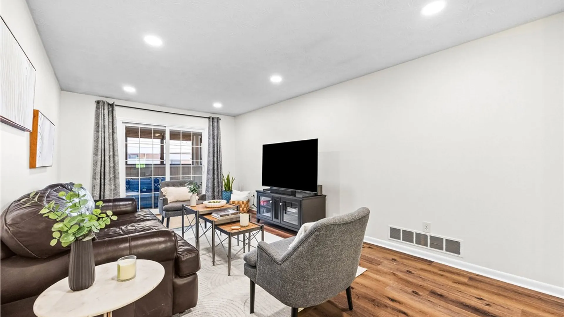 Property at 27 Huxley Way, Perinton, NY 14450 18