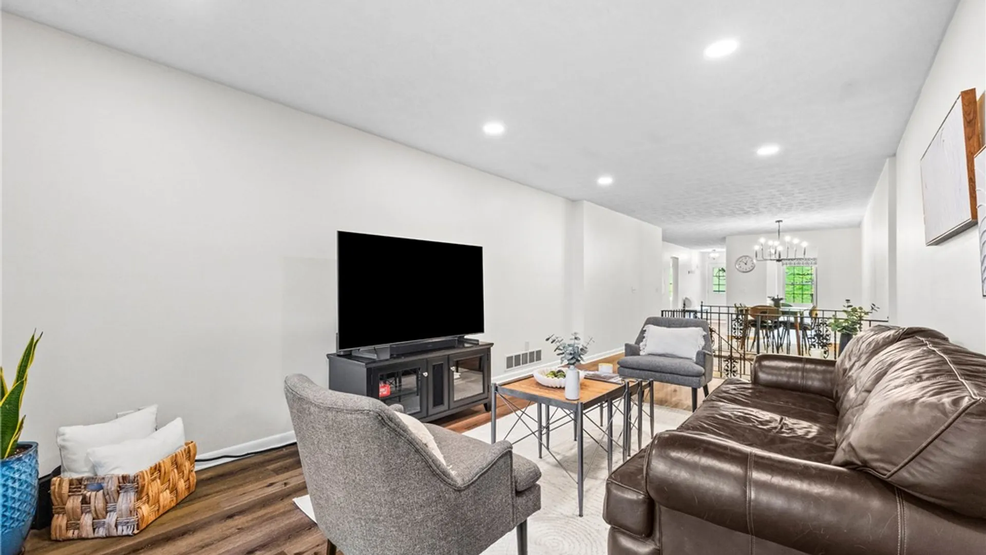 Property at 27 Huxley Way, Perinton, NY 14450 19