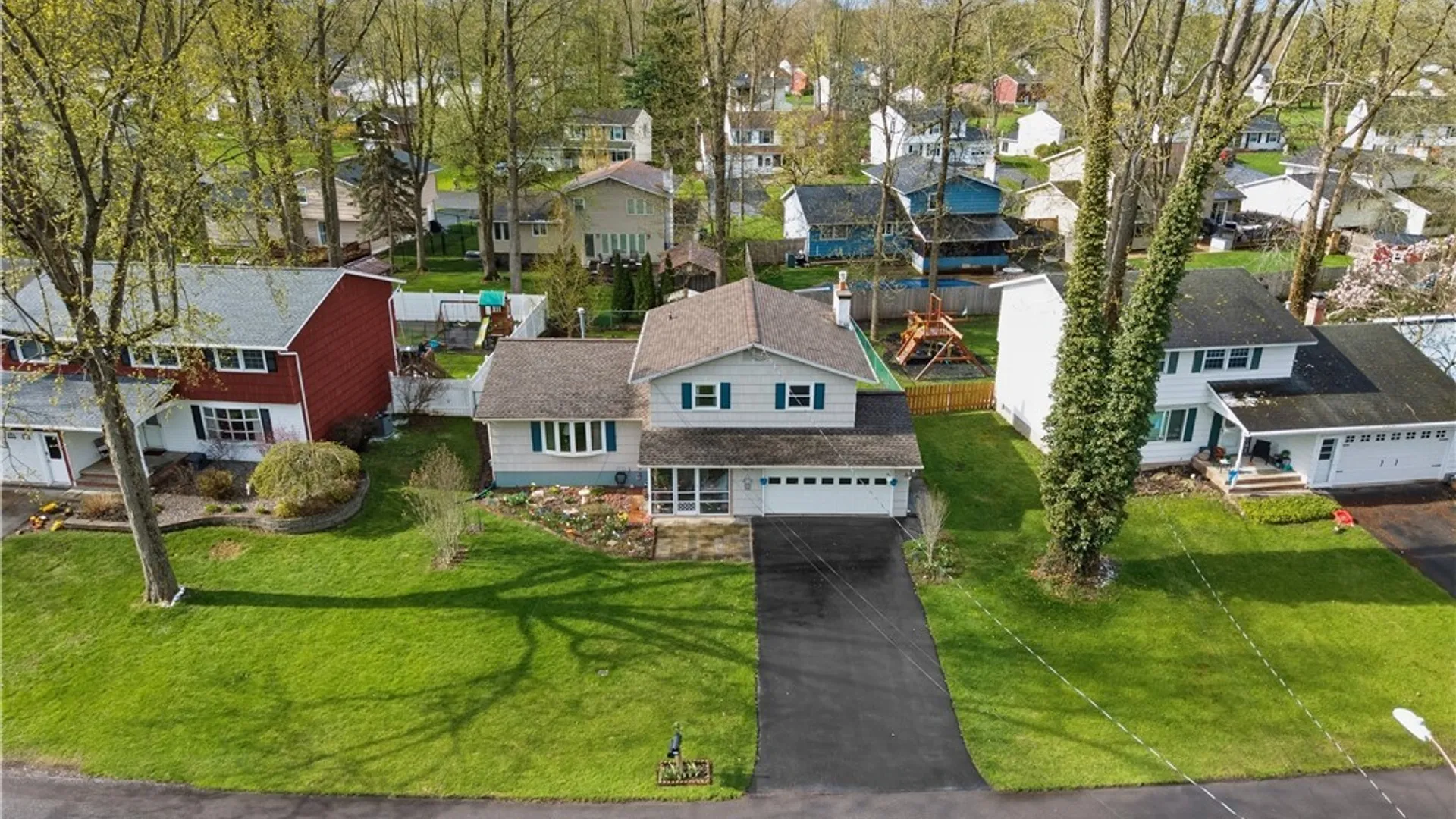 Property at 4270 Orion Path, Clay, NY 13090 3