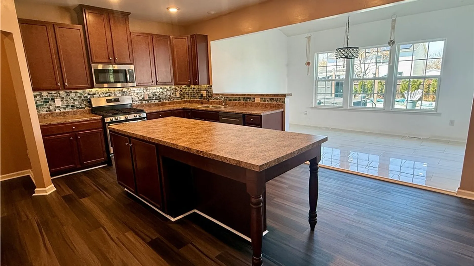 Property at 4628 Logans Lane, Hamburg, NY 14075 5