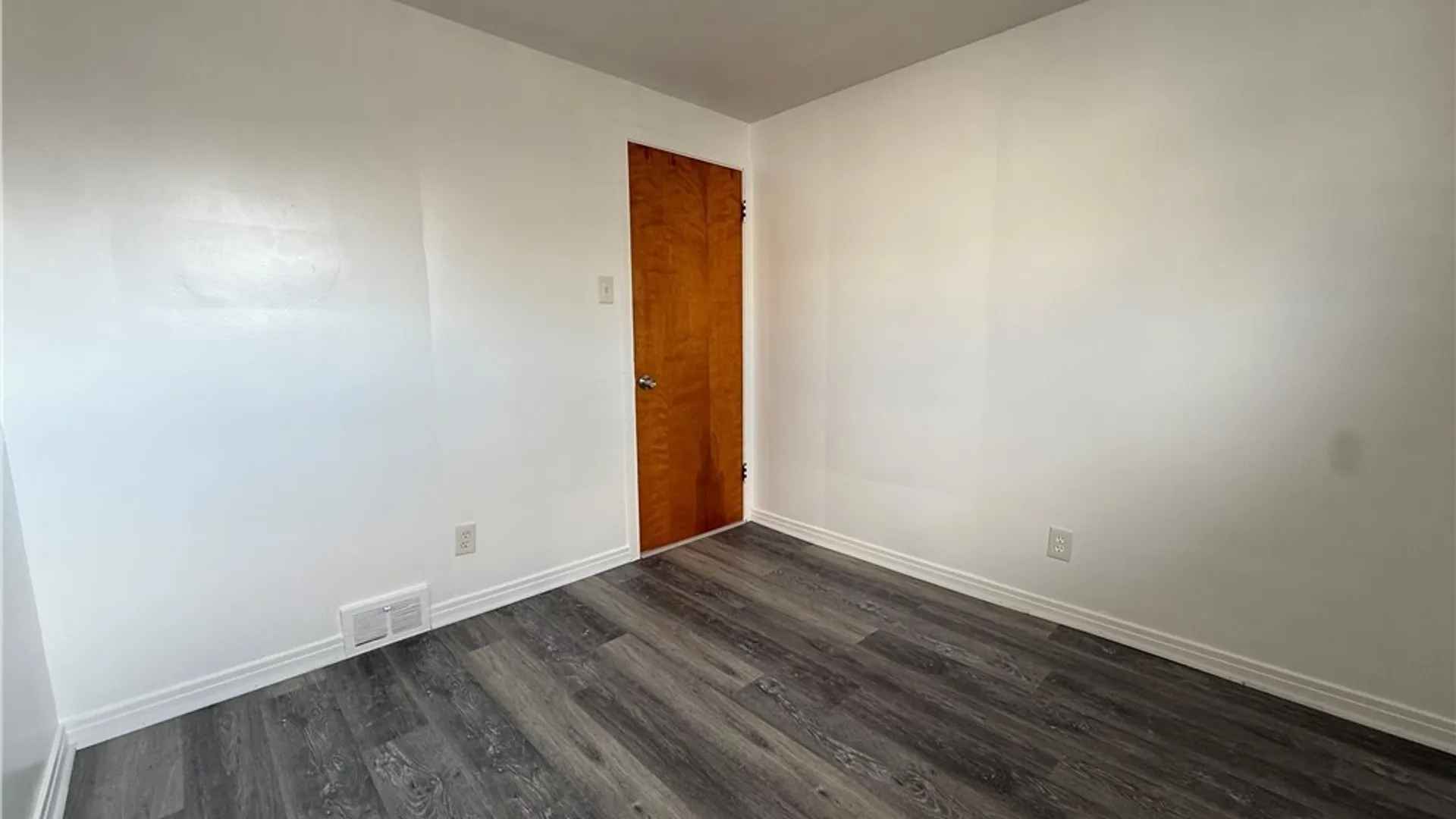 Property at 3750 Deveaux Street, Niagara Falls, NY 14305 16