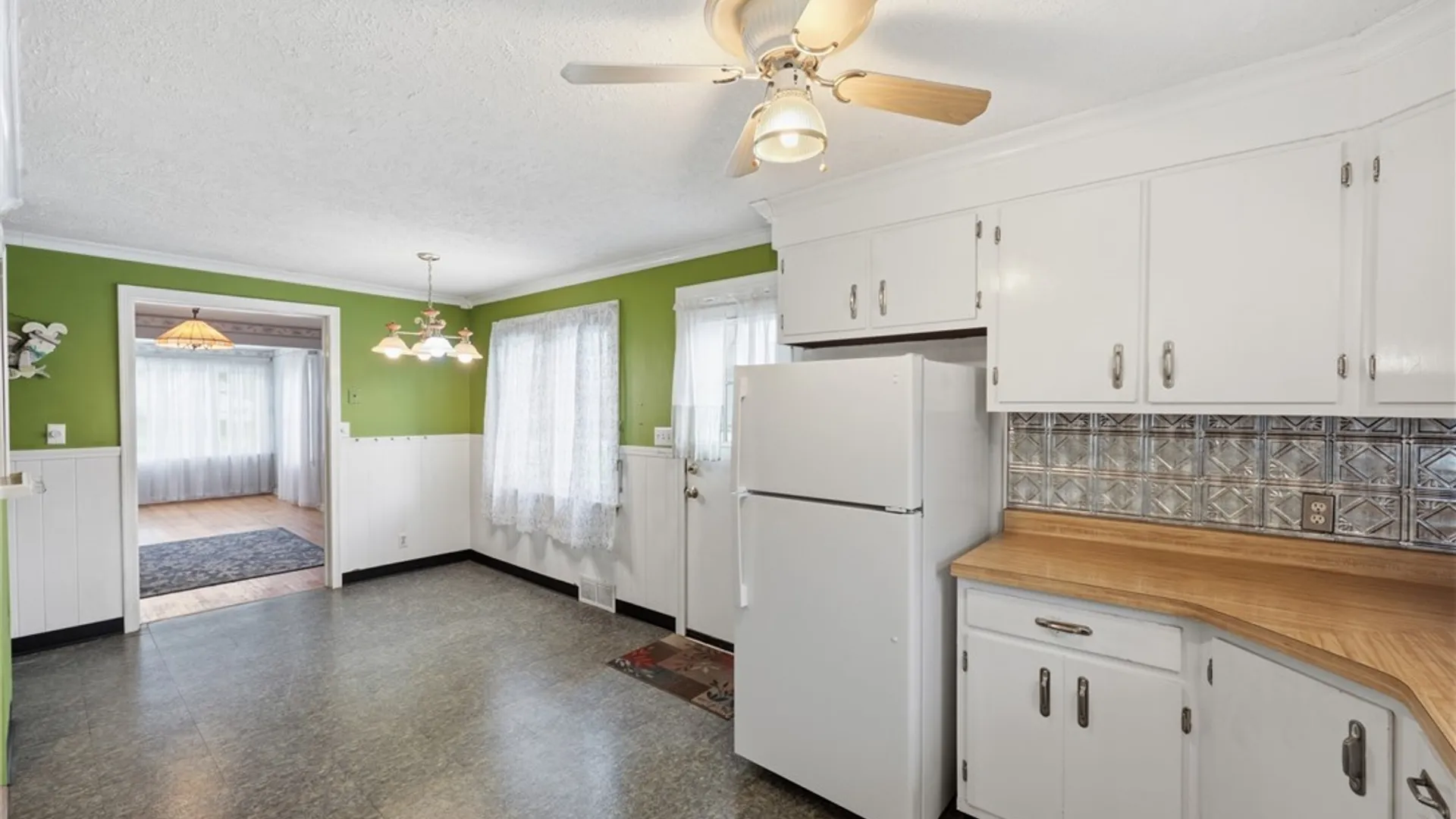 Property at 207 Huxley Drive, Amherst, NY 14226 12