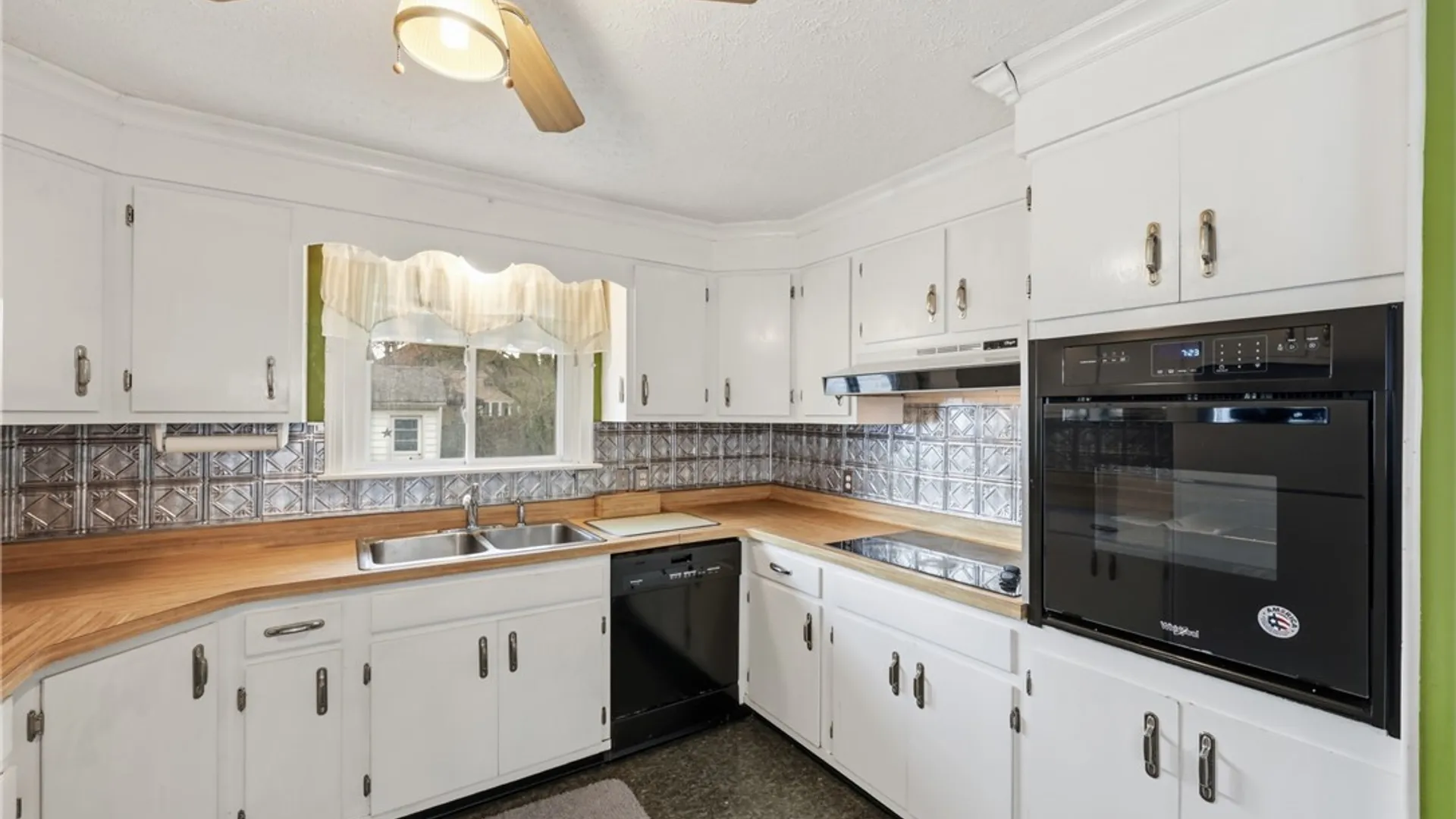 Property at 207 Huxley Drive, Amherst, NY 14226 13