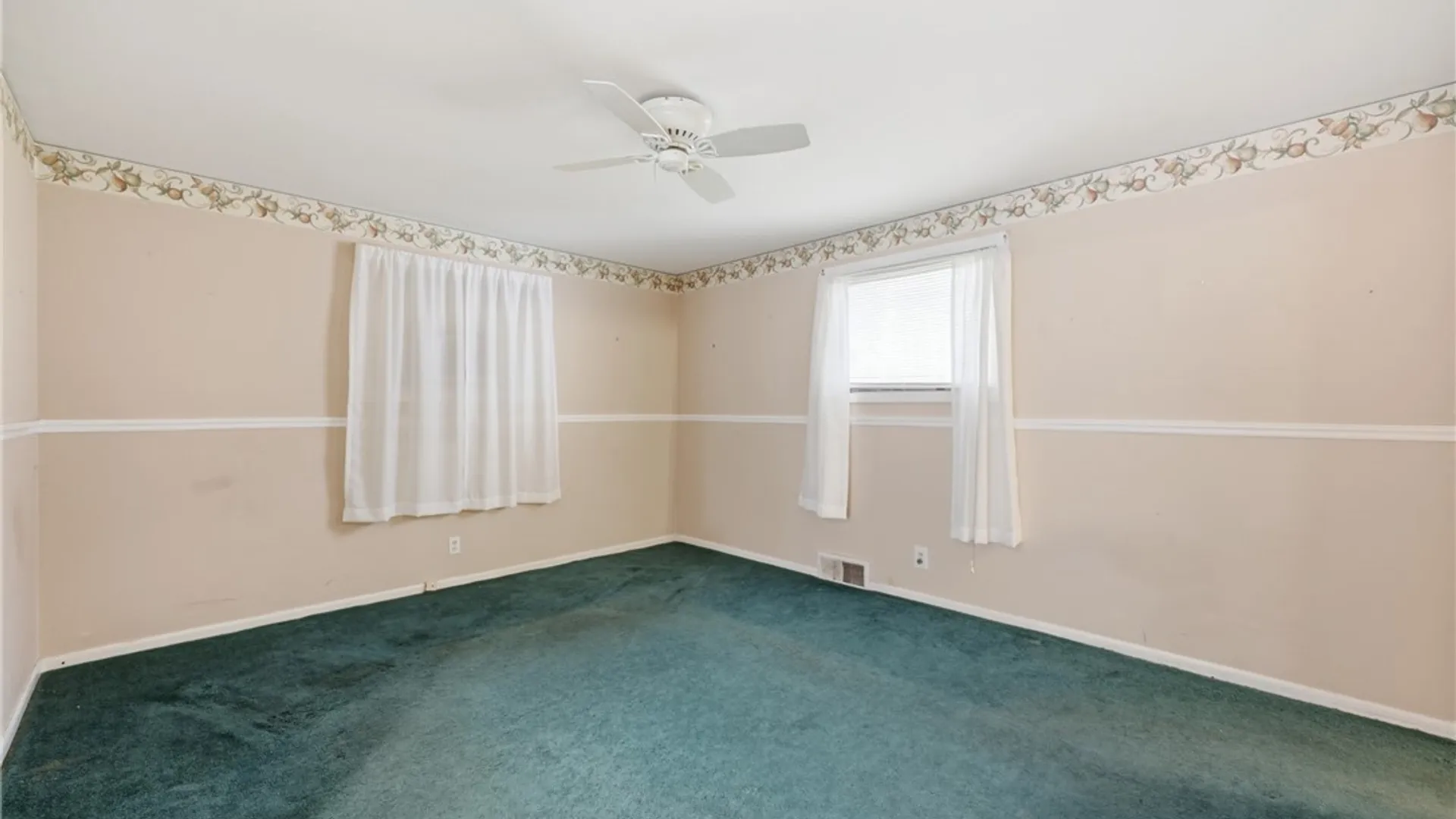 Property at 207 Huxley Drive, Amherst, NY 14226 20