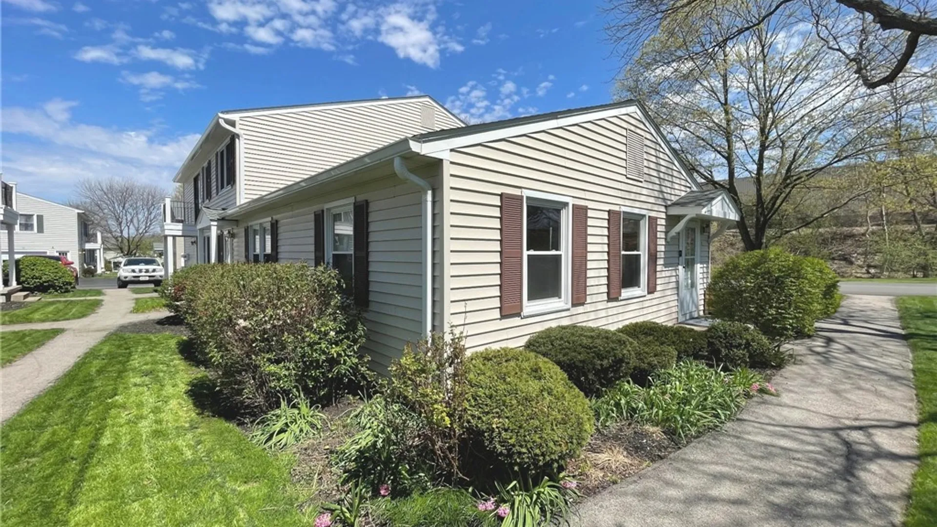 Property at 1 Swan Trail, Perinton, NY 14450 27