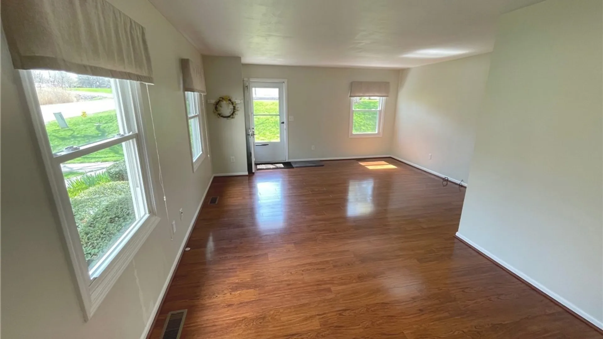 Property at 1 Swan Trail, Perinton, NY 14450 8