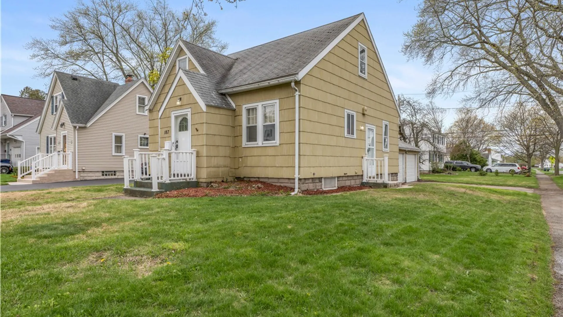 Property at 187 Walzer Road, Irondequoit, NY 14622 4