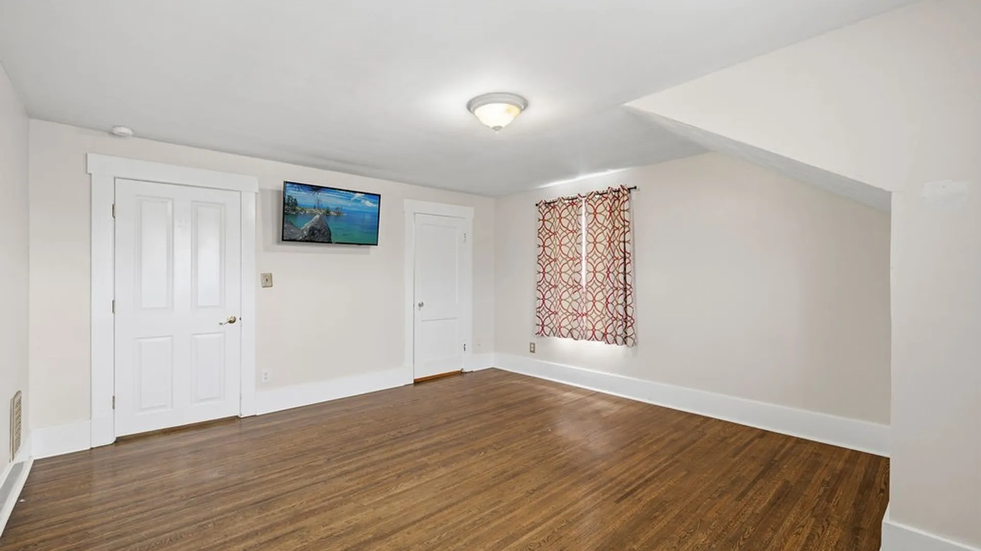Property at 633 Locust Street, Lockport City, NY 14094 18
